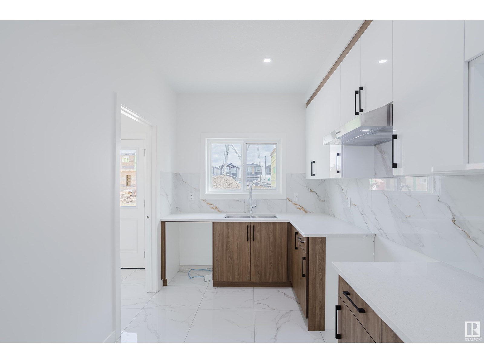 Photo 10 of 259 25 St Sw, Edmonton AB