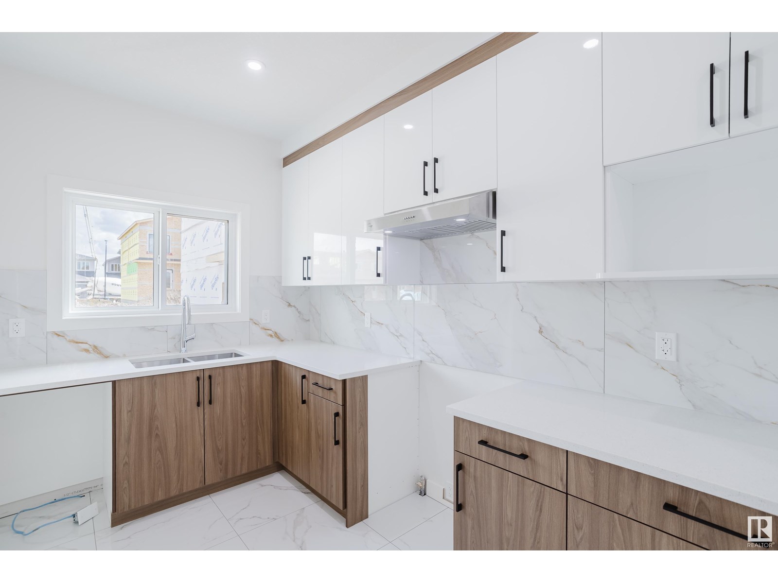 Photo 11 of 259 25 St Sw, Edmonton AB