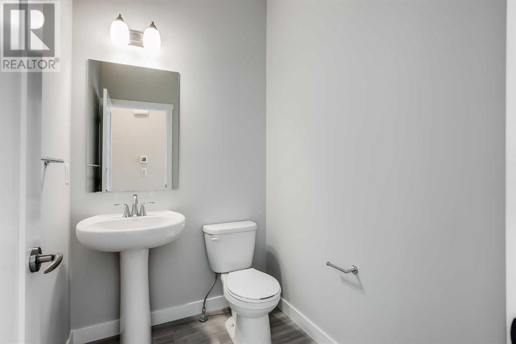 Photo 5 of 461 South Point Glen Sw, Airdrie AB