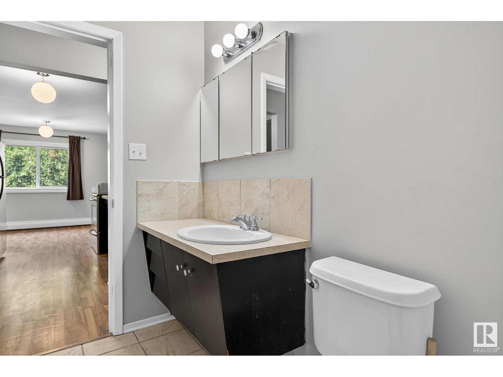 Photo 20 of 37 10525 83 Av Nw Nw, Edmonton AB