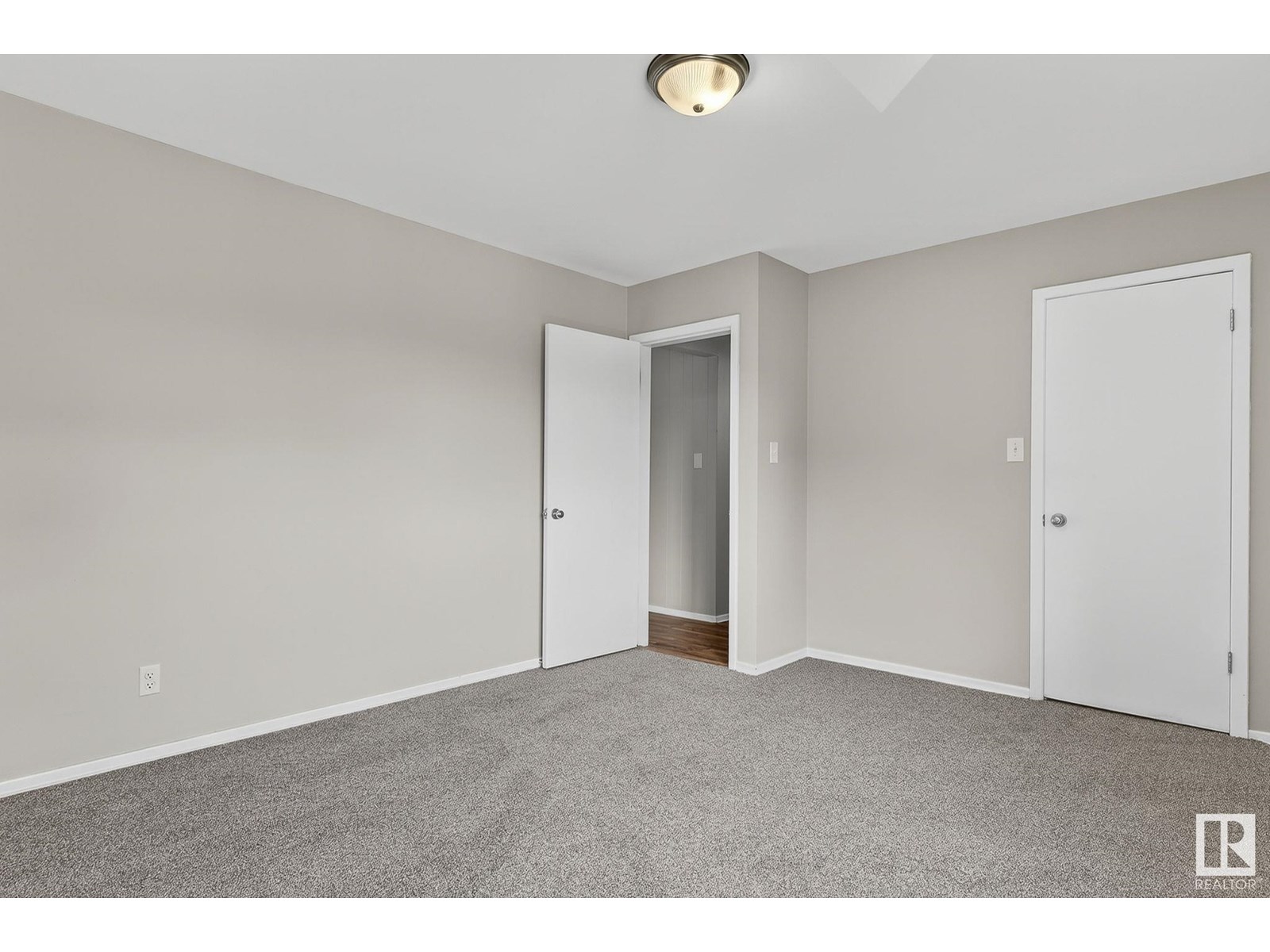 Photo 1 of 37 10525 83 Av Nw Nw, Edmonton AB