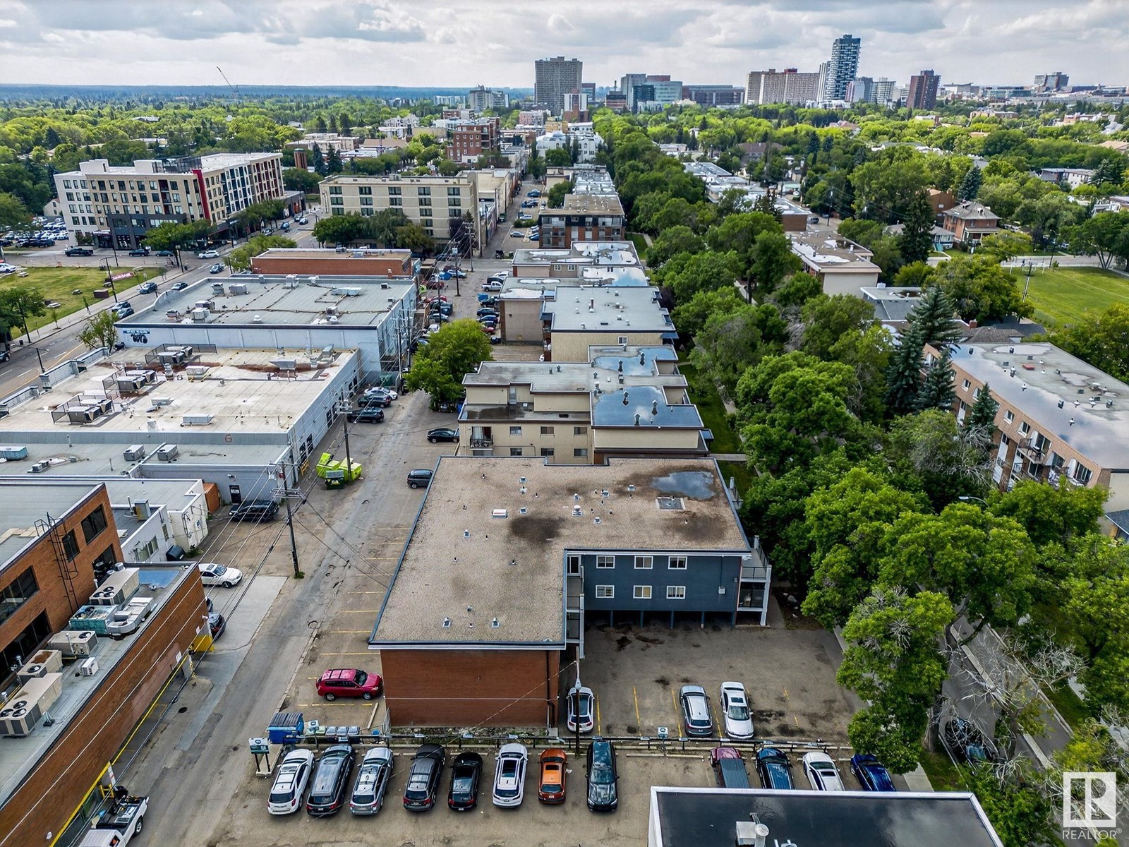 Photo 2 of 37 10525 83 Av Nw Nw, Edmonton AB