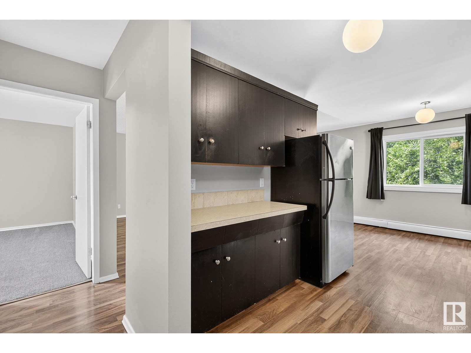 Photo 3 of 37 10525 83 Av Nw Nw, Edmonton AB