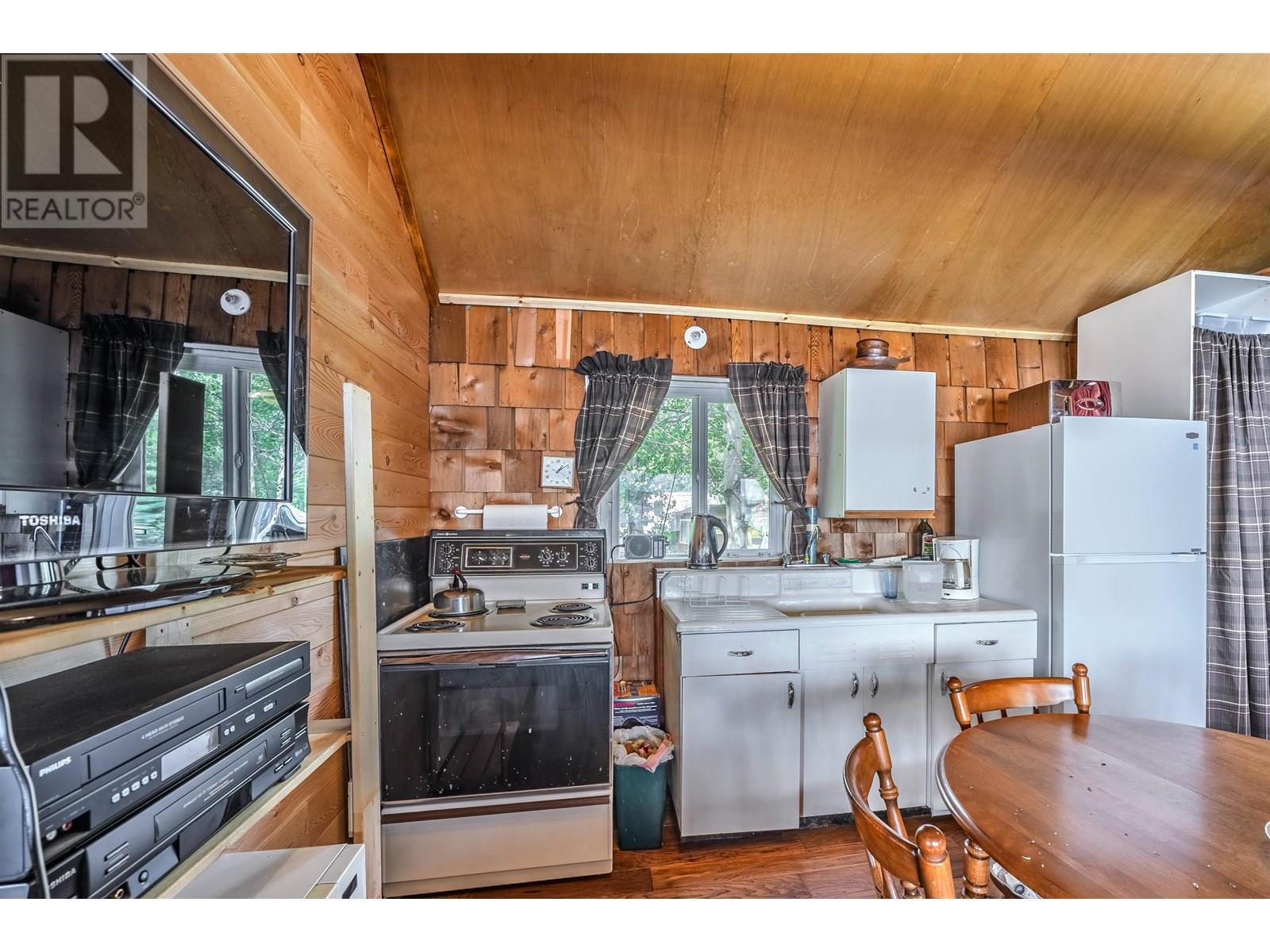 4778 BINNIE ROAD, Lac La Hache