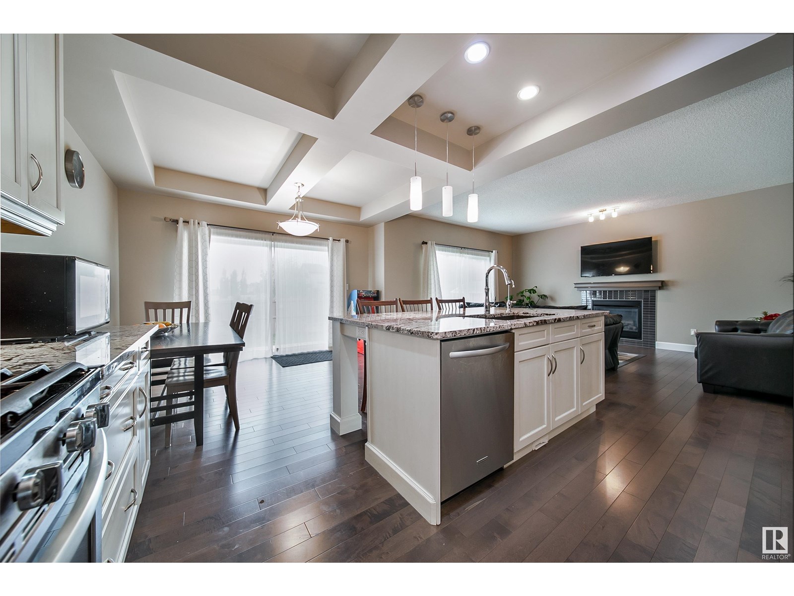 Photo 8 of 3203 Winspear Cr Sw, Edmonton AB