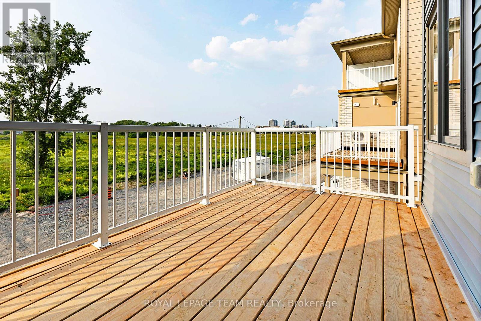 Photo 5 of 1022 Chapman Mills Drive, Ottawa ON