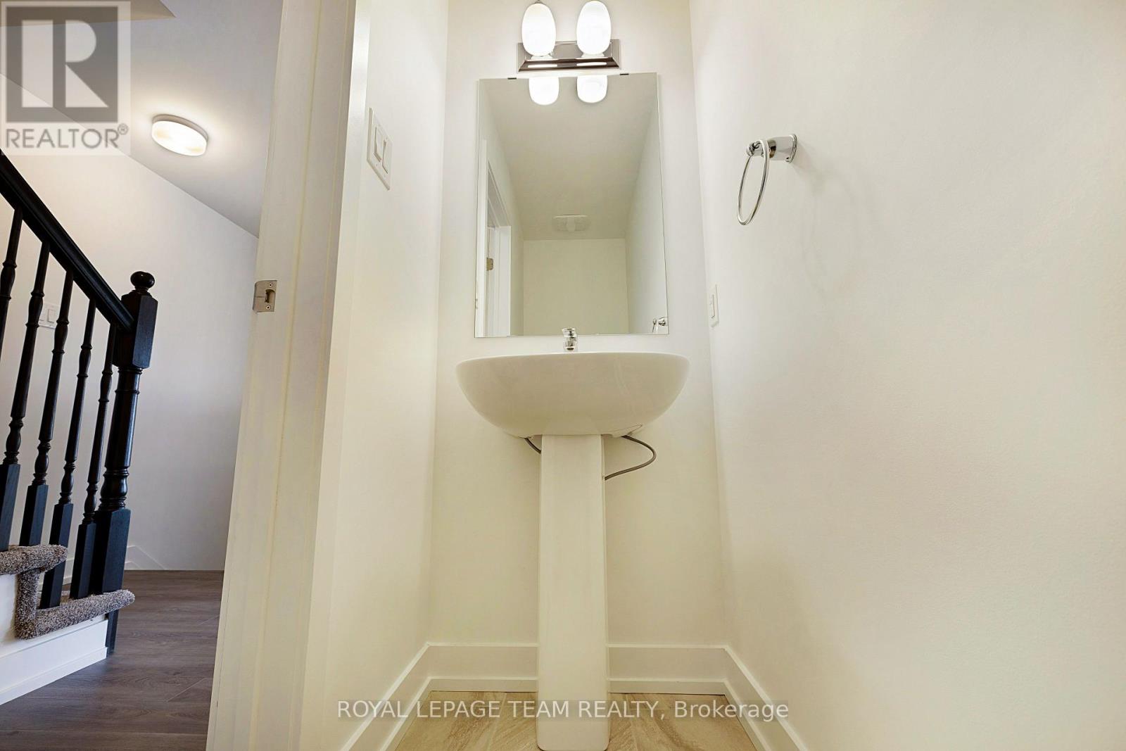 Photo 19 of 1022 Chapman Mills Drive, Ottawa ON
