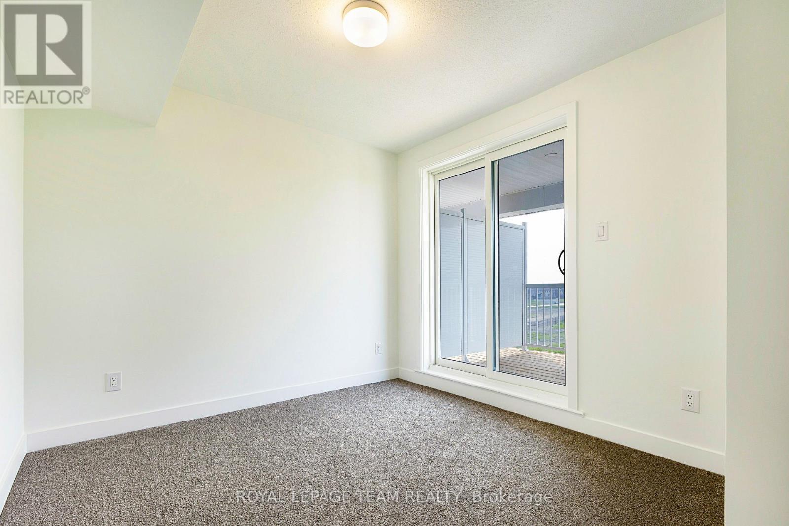 Photo 7 of 1022 Chapman Mills Drive, Ottawa ON