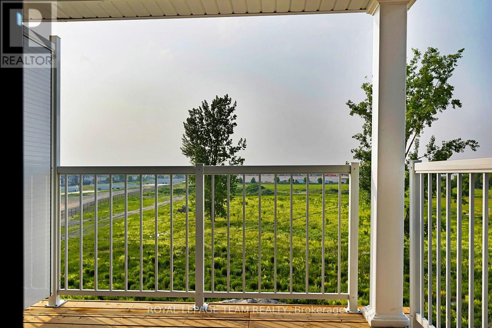 Photo 10 of 1022 Chapman Mills Drive, Ottawa ON