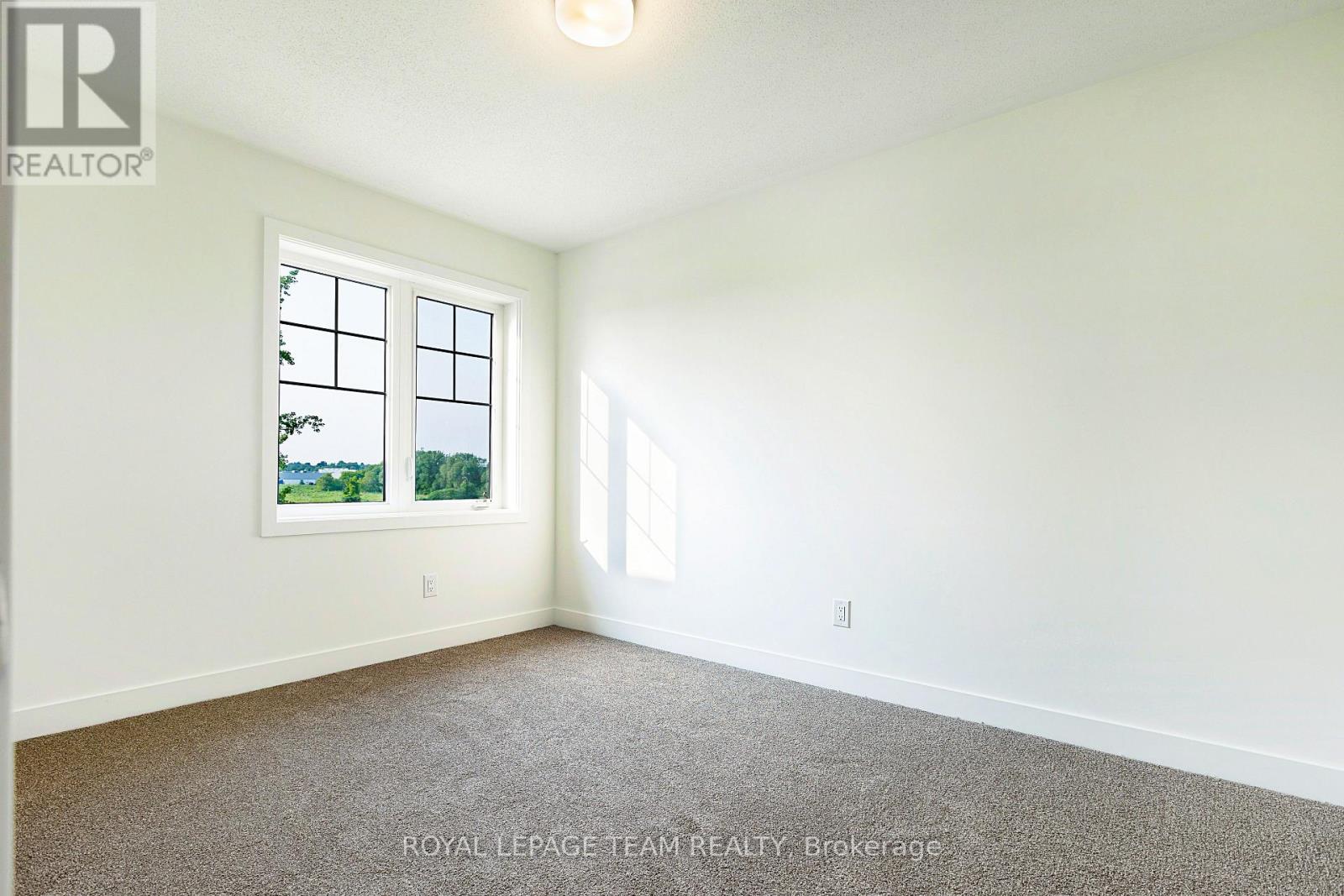 Photo 9 of 1022 Chapman Mills Drive, Ottawa ON