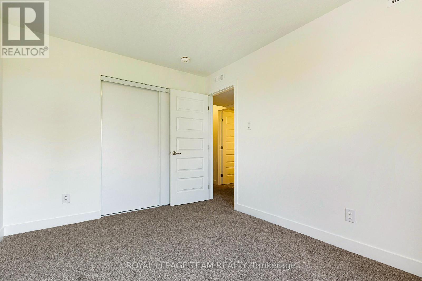 Photo 23 of 1022 Chapman Mills Drive, Ottawa ON