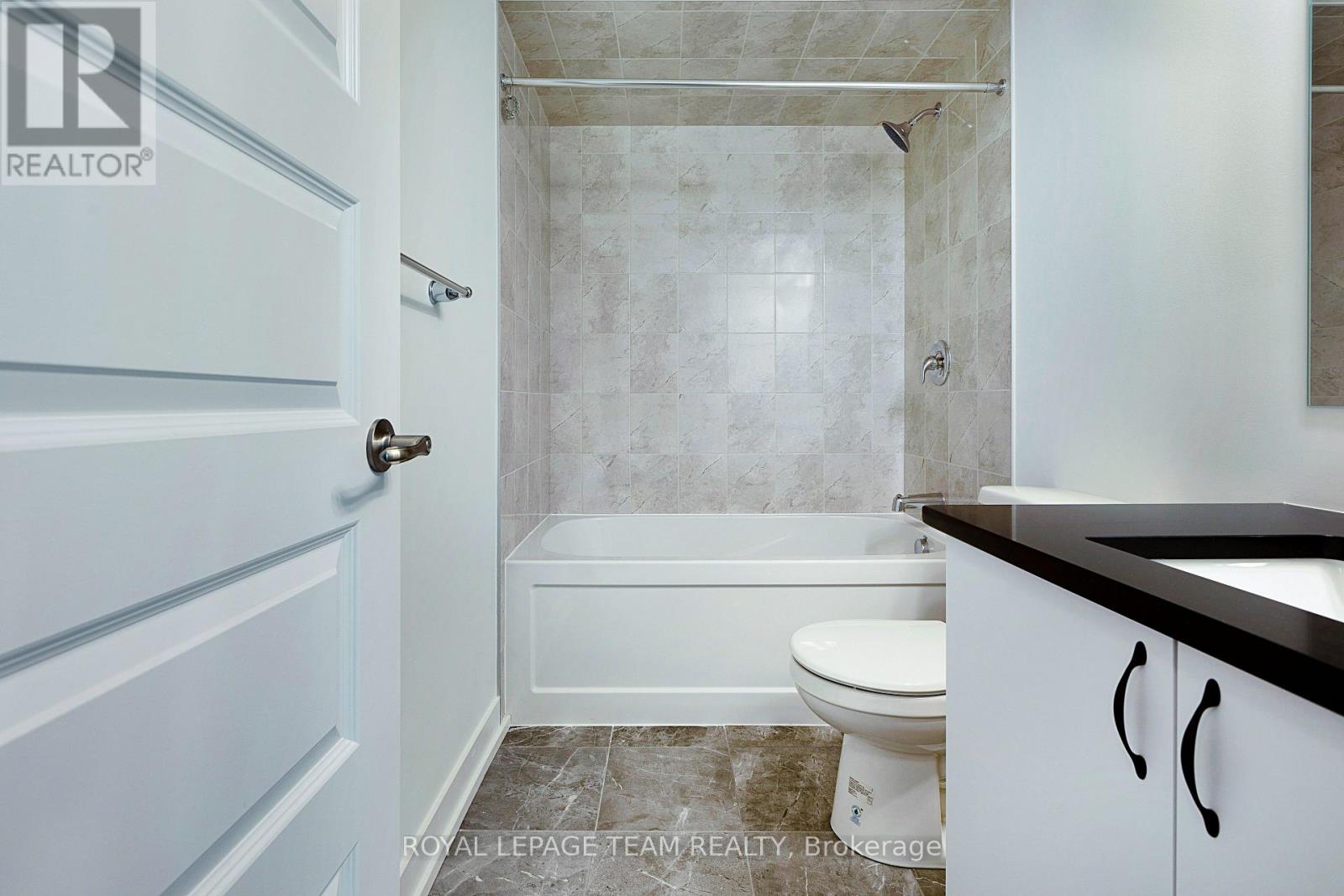 Photo 2 of 1022 Chapman Mills Drive, Ottawa ON
