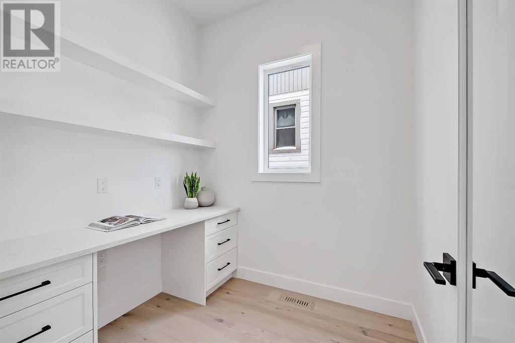 Single Family House for Sale in   Avenue NW Tuxedo Park Calgary 