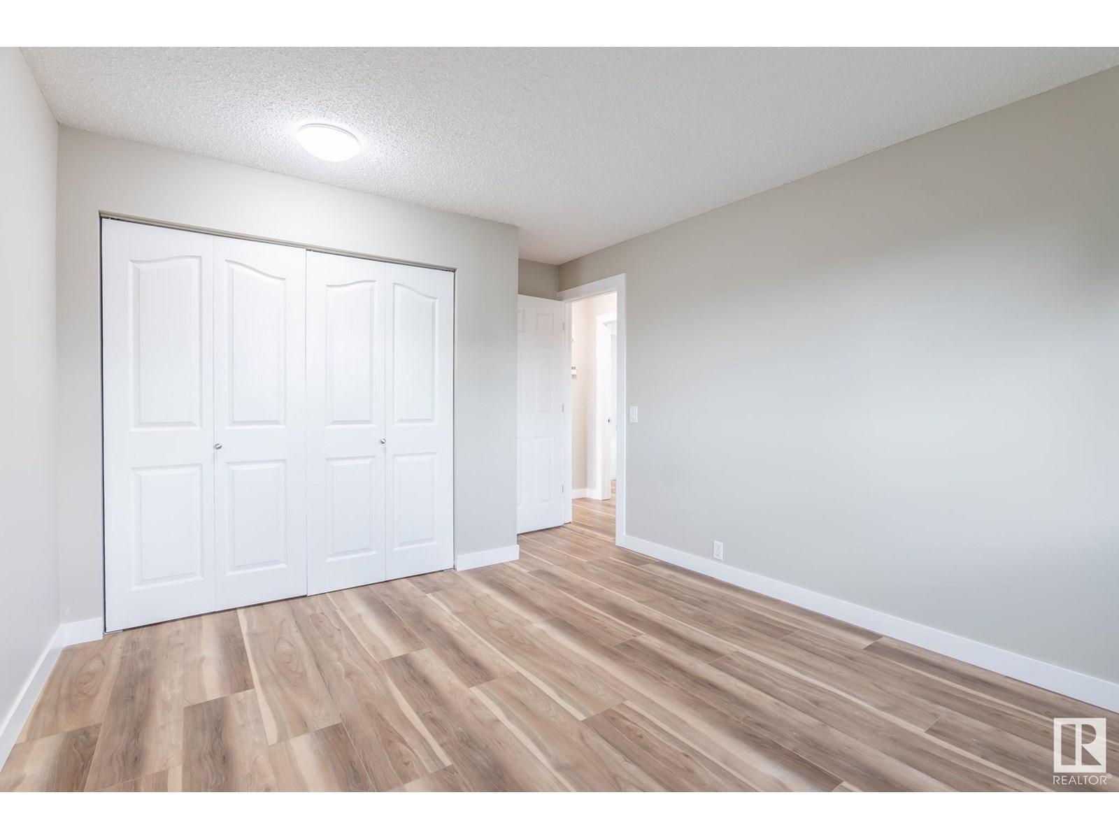 Photo 12 of 3708 12 Av Nw, Edmonton AB