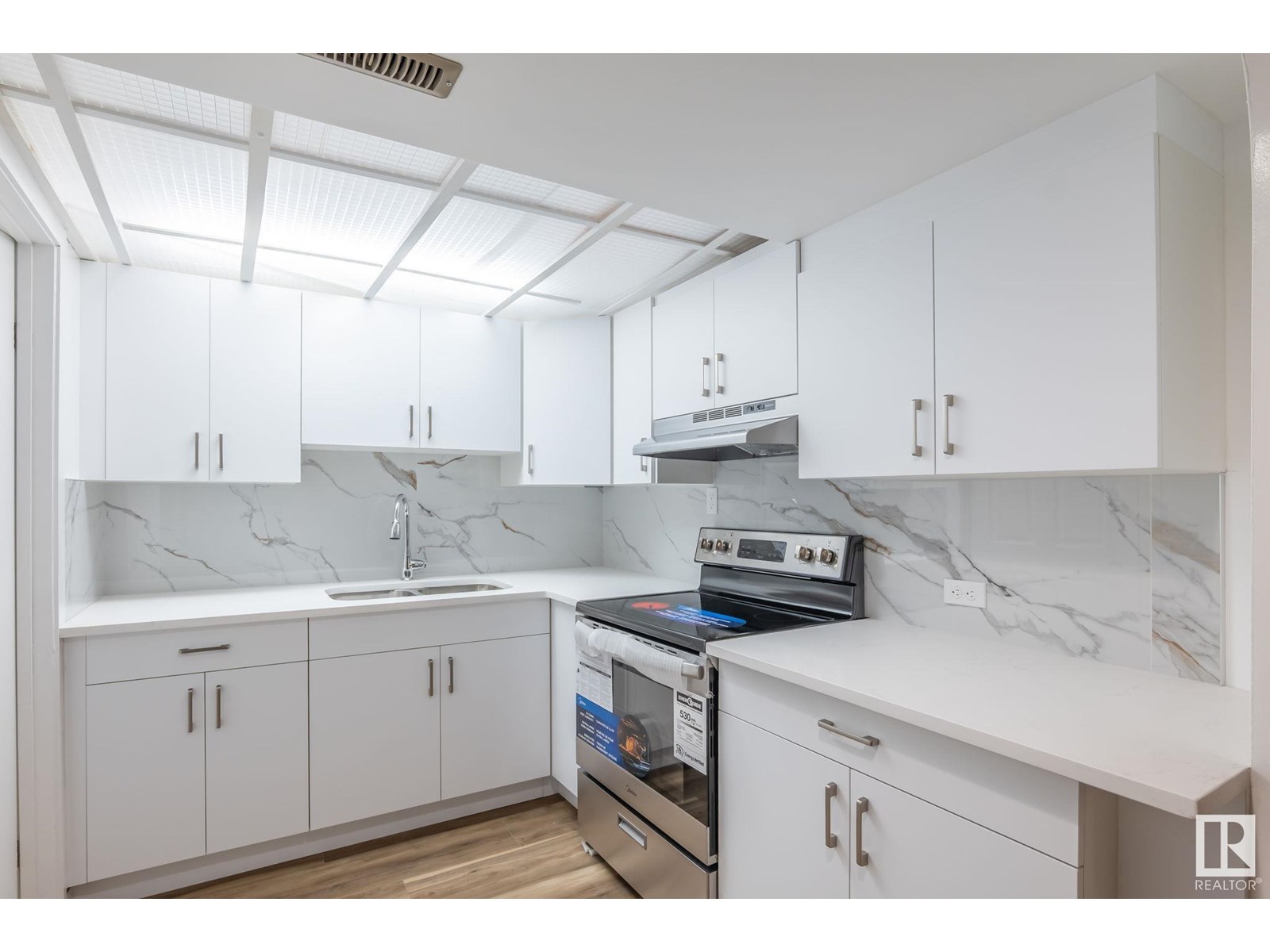 Photo 17 of 3708 12 Av Nw, Edmonton AB