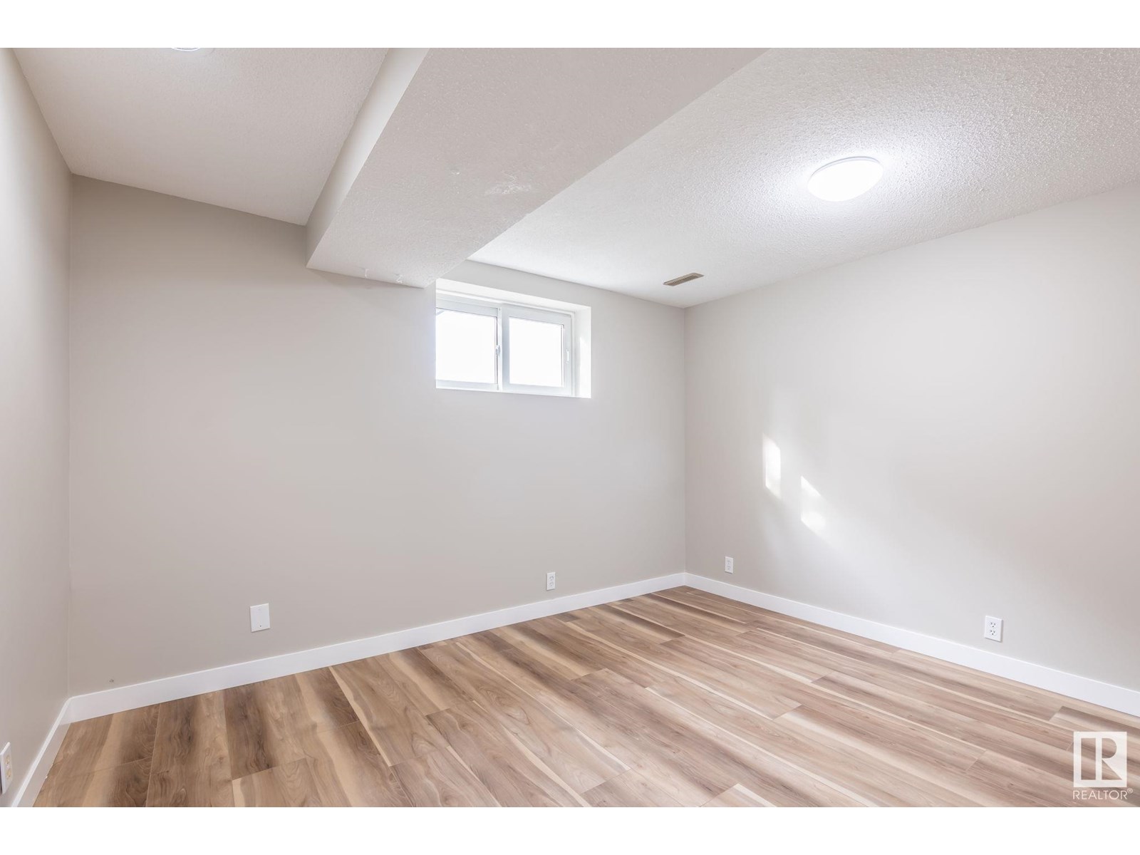 Photo 19 of 3708 12 Av Nw, Edmonton AB