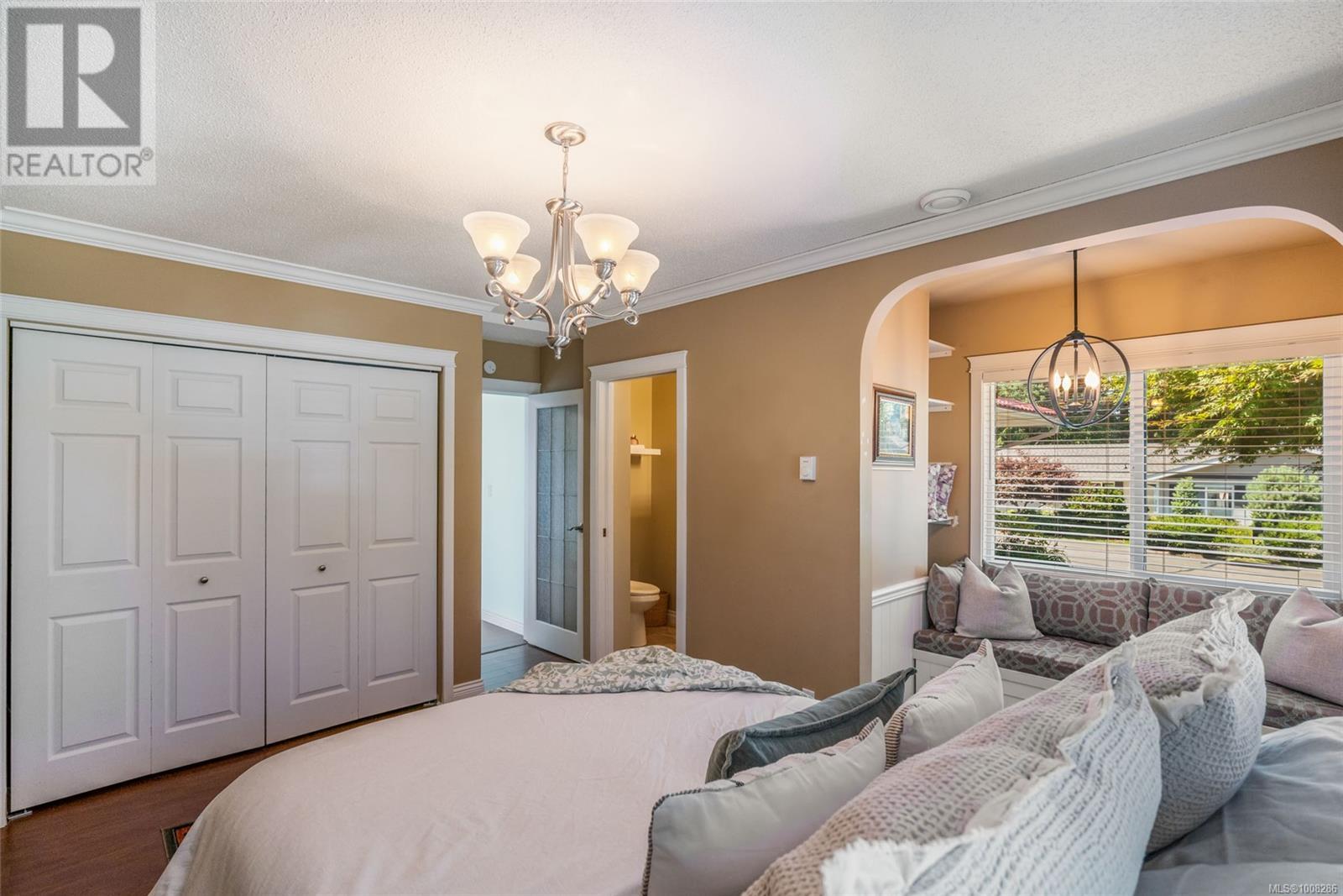 Photo 10 of 560 Eaglecrest Dr, Qualicum Beach BC