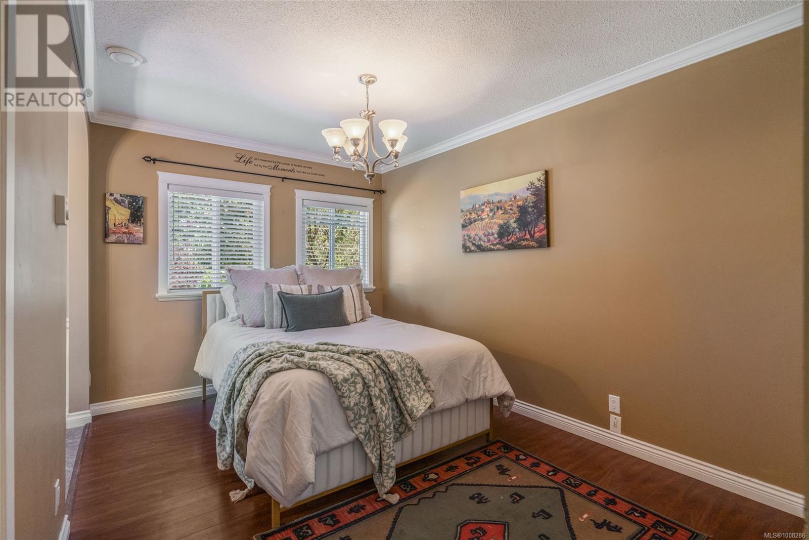 Photo 9 of 560 Eaglecrest Dr, Qualicum Beach BC