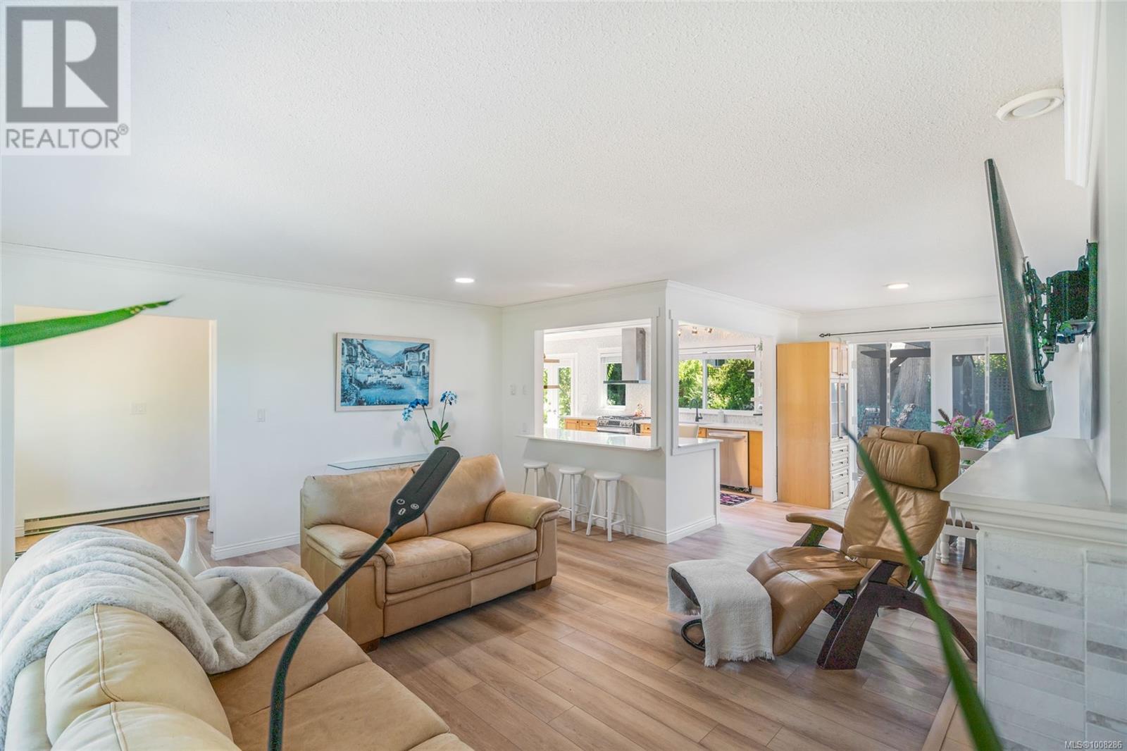 Photo 21 of 560 Eaglecrest Dr, Qualicum Beach BC