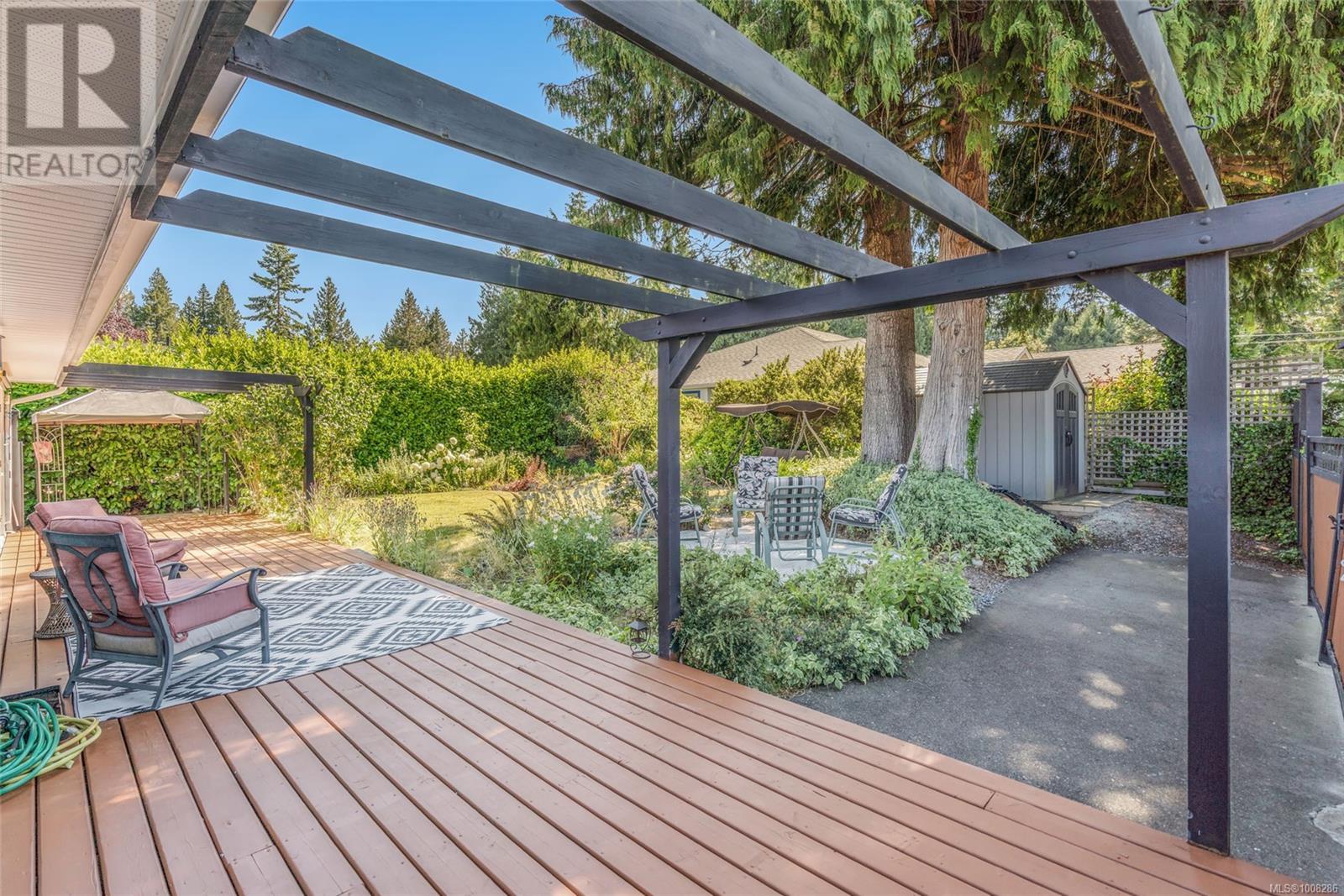 Photo 37 of 560 Eaglecrest Dr, Qualicum Beach BC