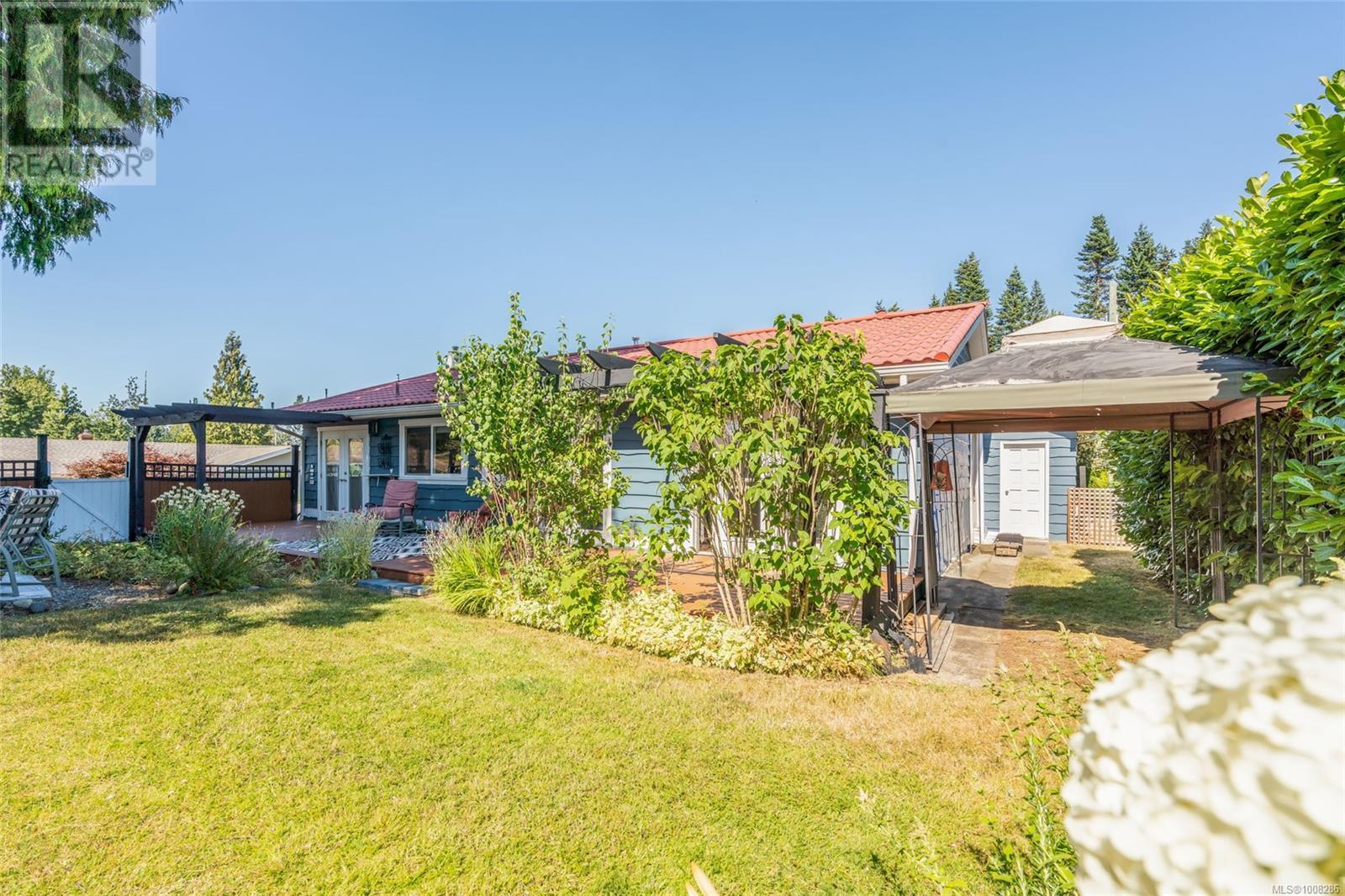 Photo 41 of 560 Eaglecrest Dr, Qualicum Beach BC
