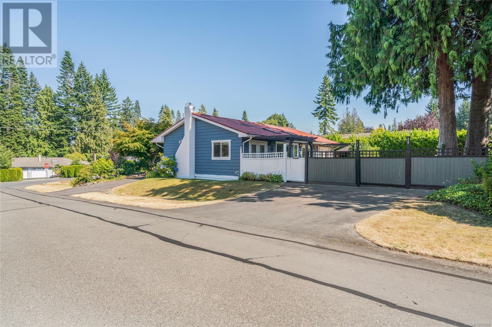 Photo 51 of 560 Eaglecrest Dr, Qualicum Beach BC