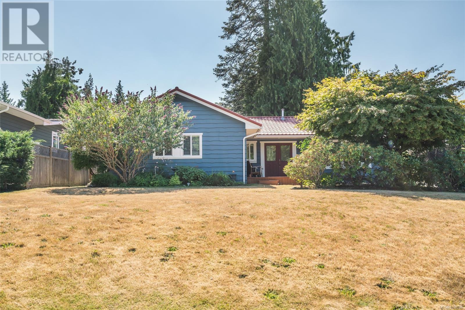 Photo 48 of 560 Eaglecrest Dr, Qualicum Beach BC