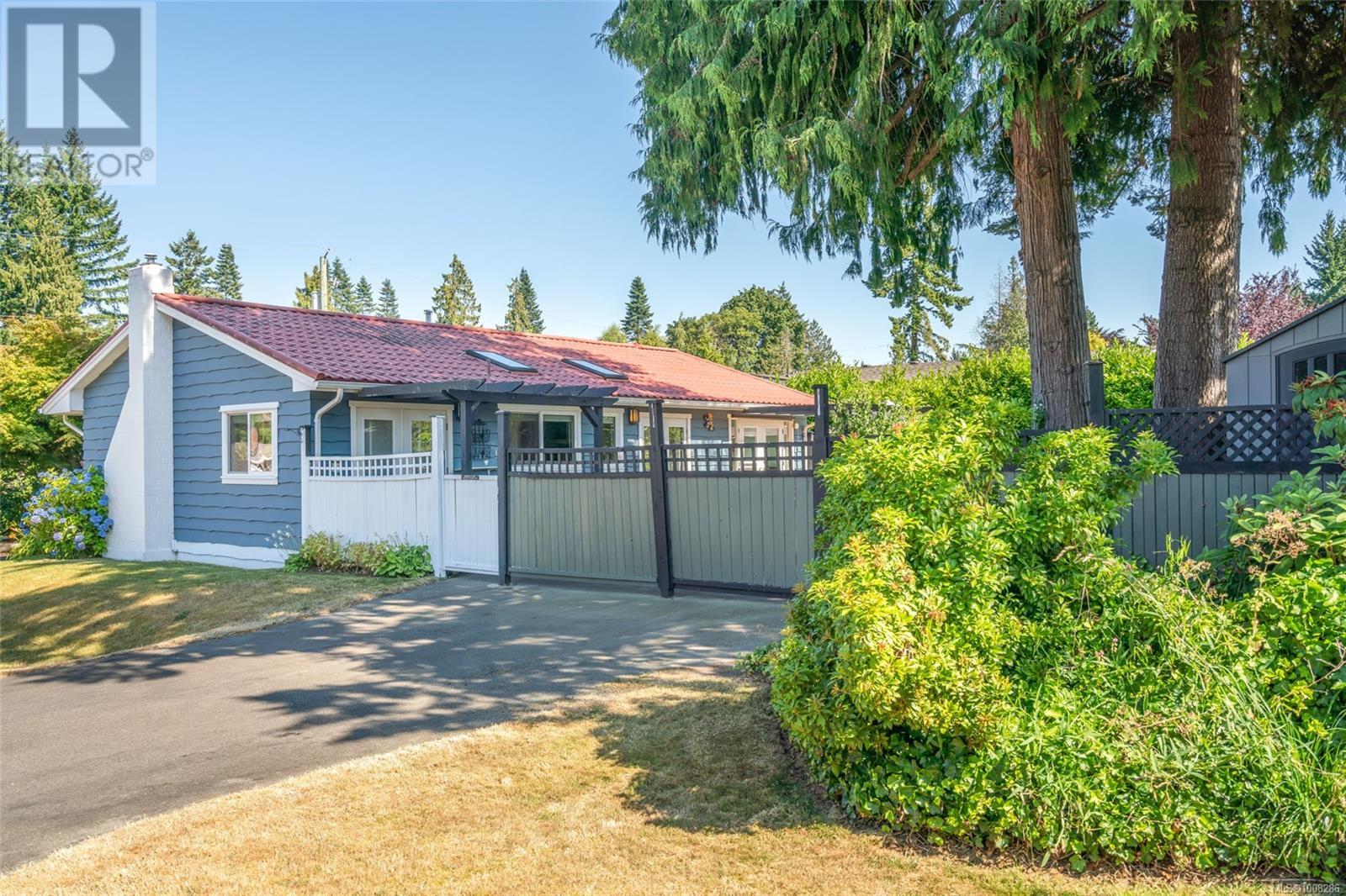 Photo 53 of 560 Eaglecrest Dr, Qualicum Beach BC