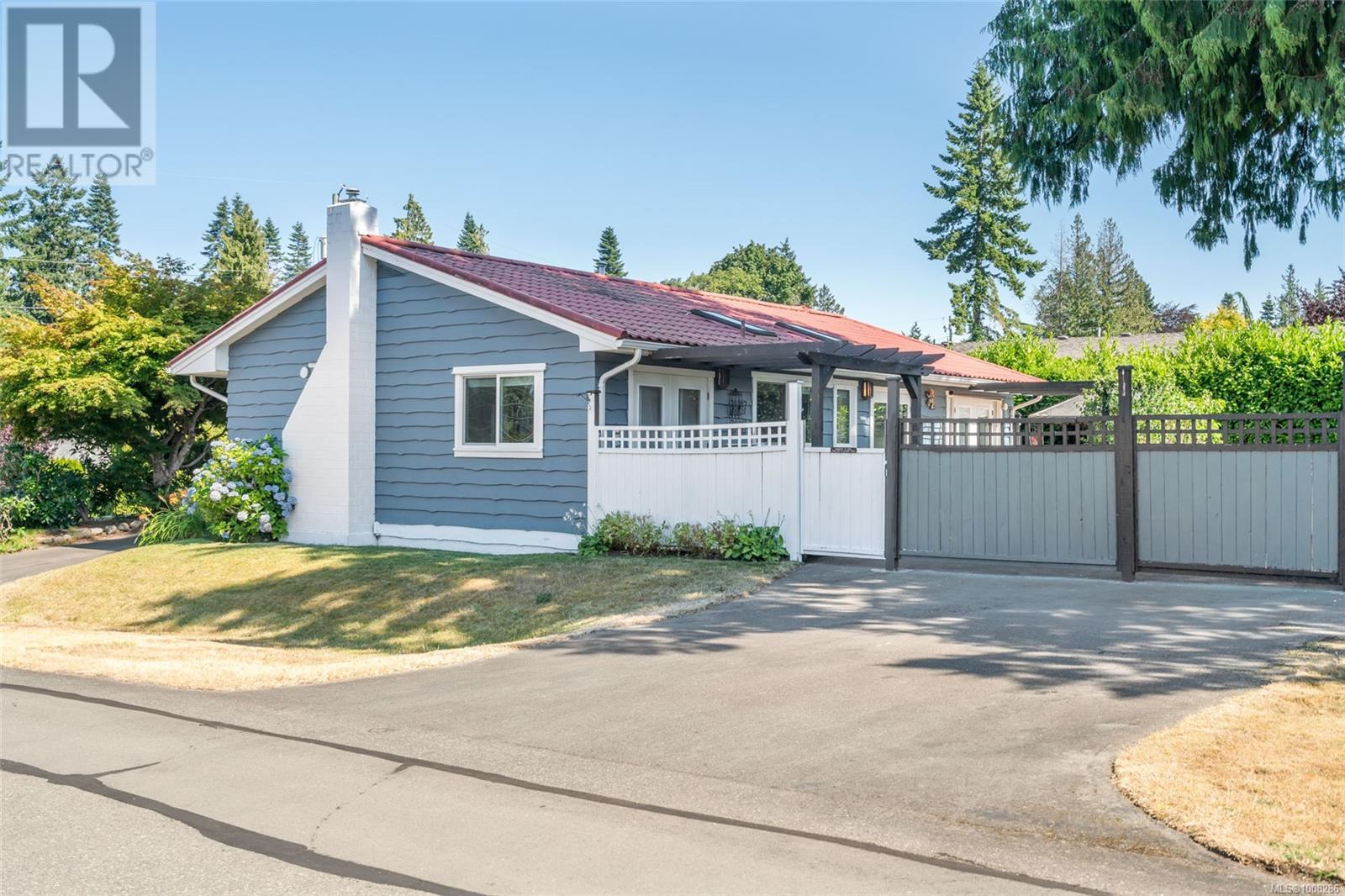 Photo 52 of 560 Eaglecrest Dr, Qualicum Beach BC
