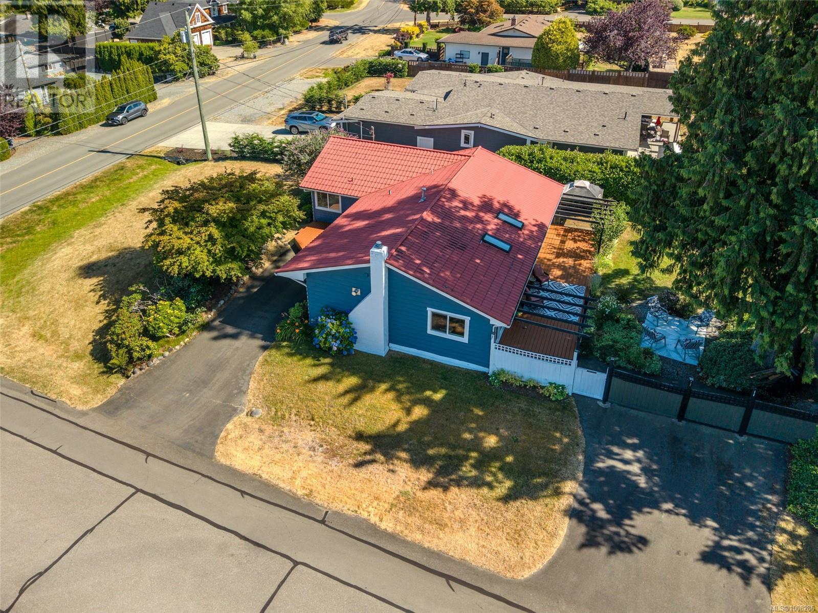 Photo 58 of 560 Eaglecrest Dr, Qualicum Beach BC