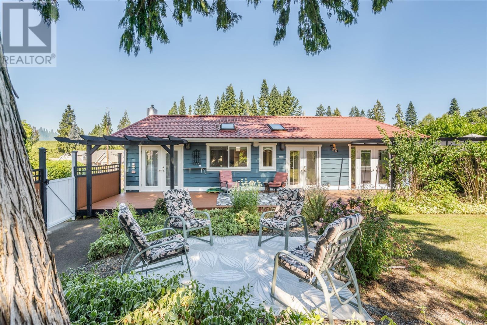 Photo 39 of 560 Eaglecrest Dr, Qualicum Beach BC