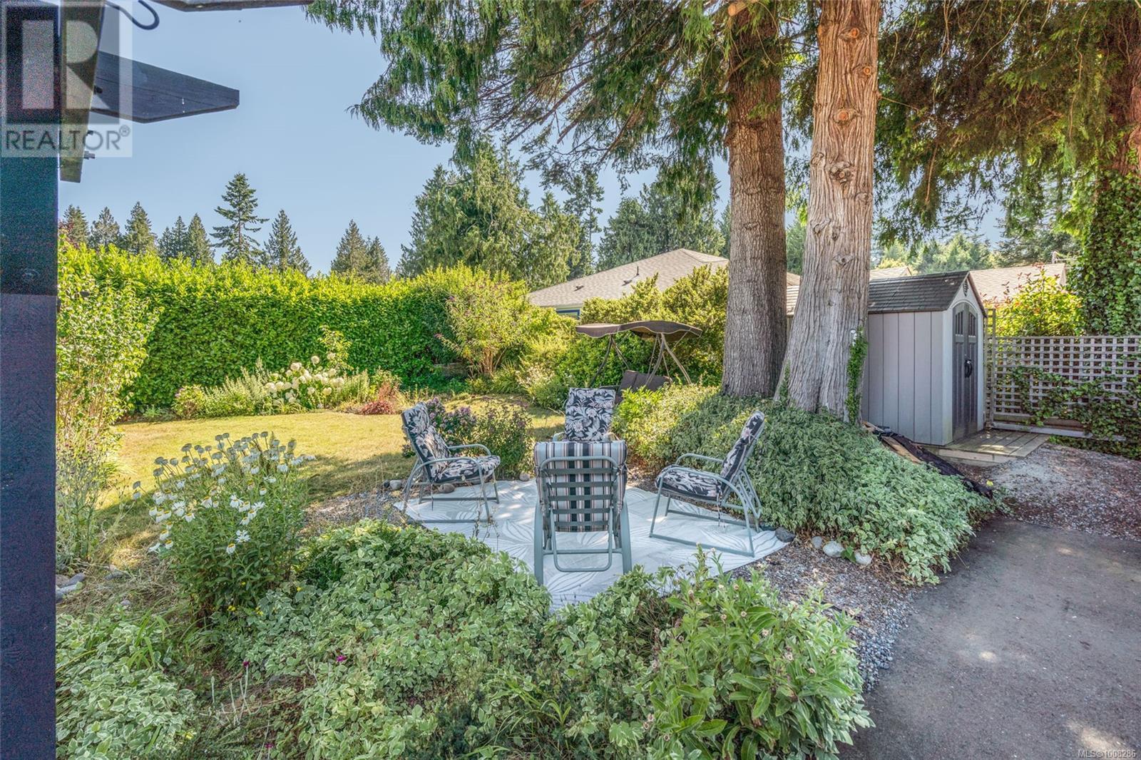 Photo 44 of 560 Eaglecrest Dr, Qualicum Beach BC