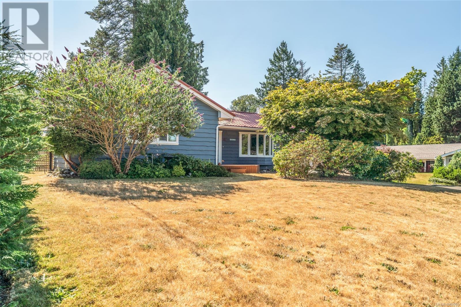 Photo 47 of 560 Eaglecrest Dr, Qualicum Beach BC