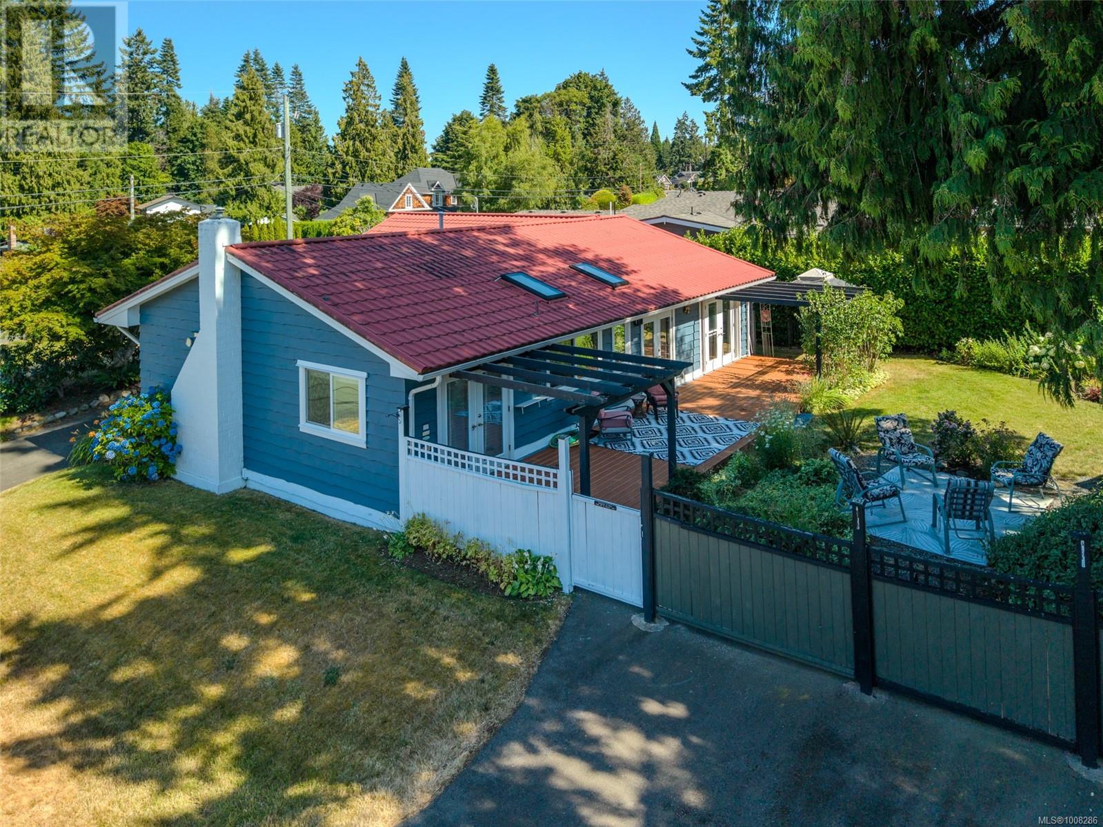 Photo 59 of 560 Eaglecrest Dr, Qualicum Beach BC