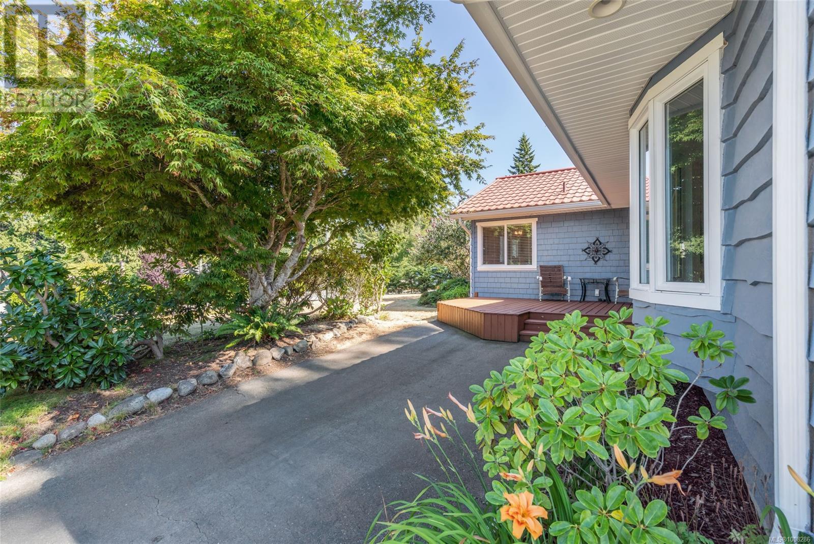 Photo 45 of 560 Eaglecrest Dr, Qualicum Beach BC