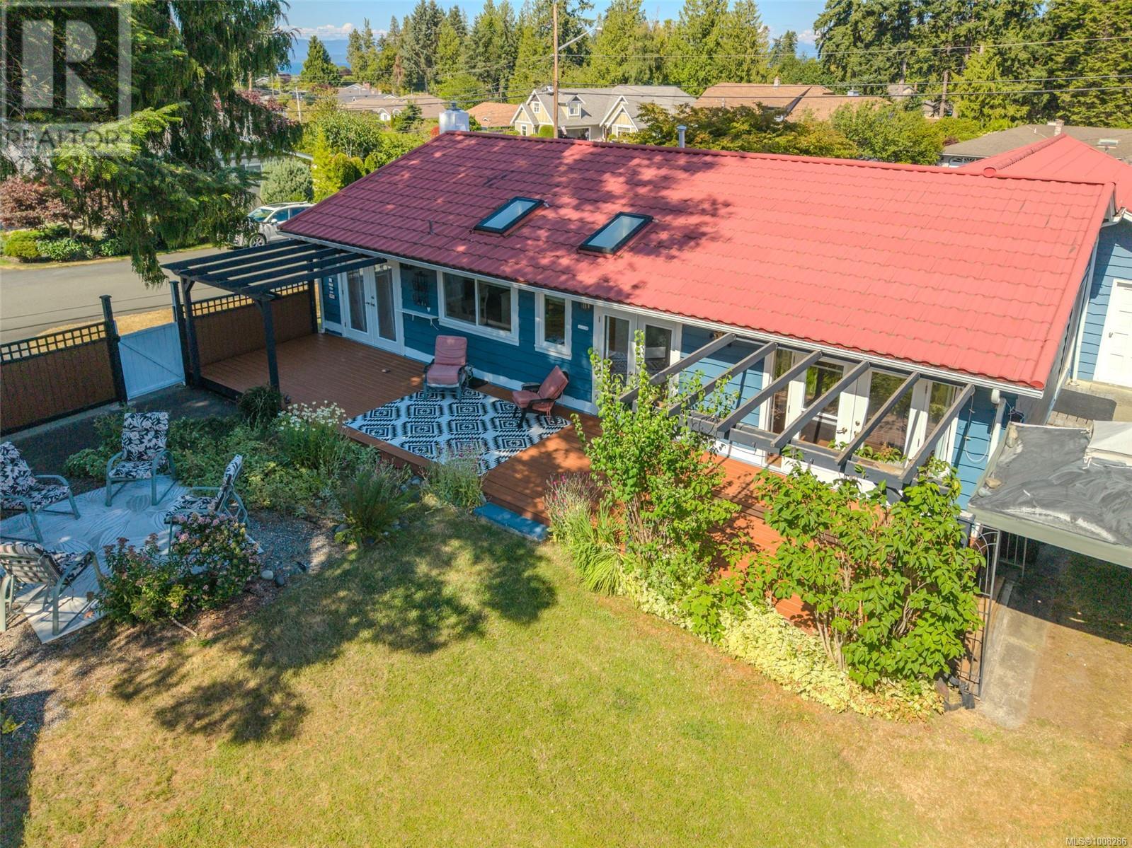Photo 57 of 560 Eaglecrest Dr, Qualicum Beach BC