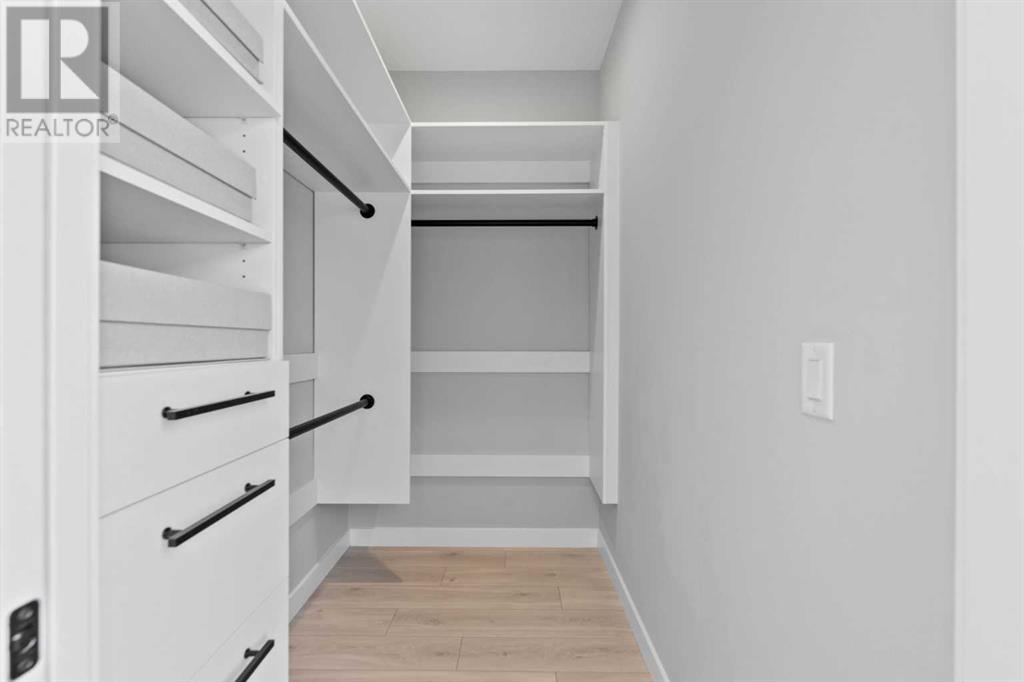 Single Family House for Sale in    Avenue SW West Springs Calgary 