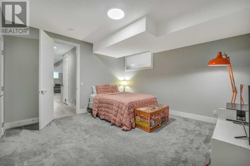 Single Family House for Sale in   Avenue NE Renfrew Calgary 