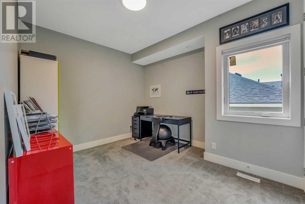 Single Family House for Sale in   Avenue NE Renfrew Calgary 