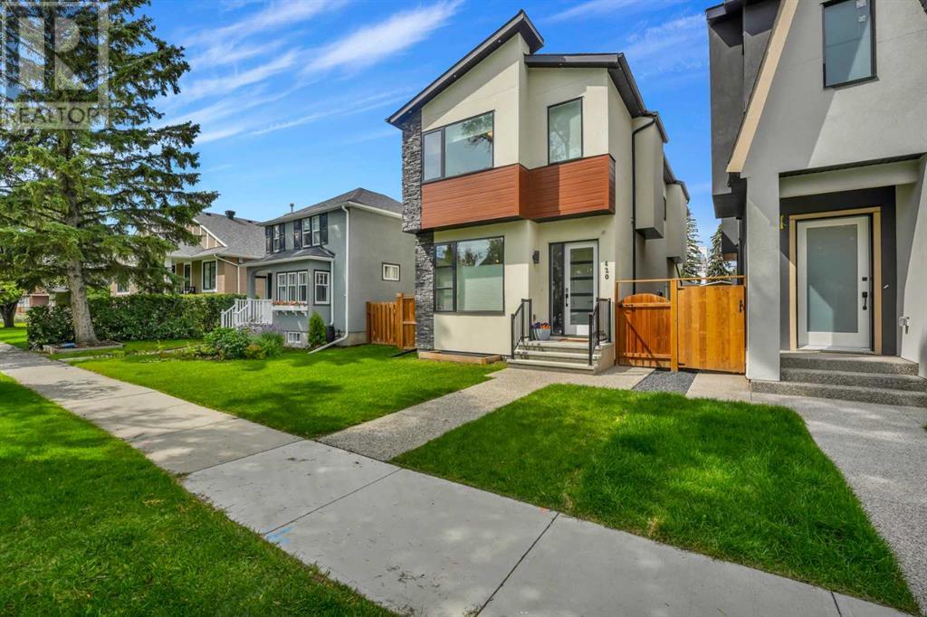 Single Family House for Sale in   Avenue NE Renfrew Calgary 