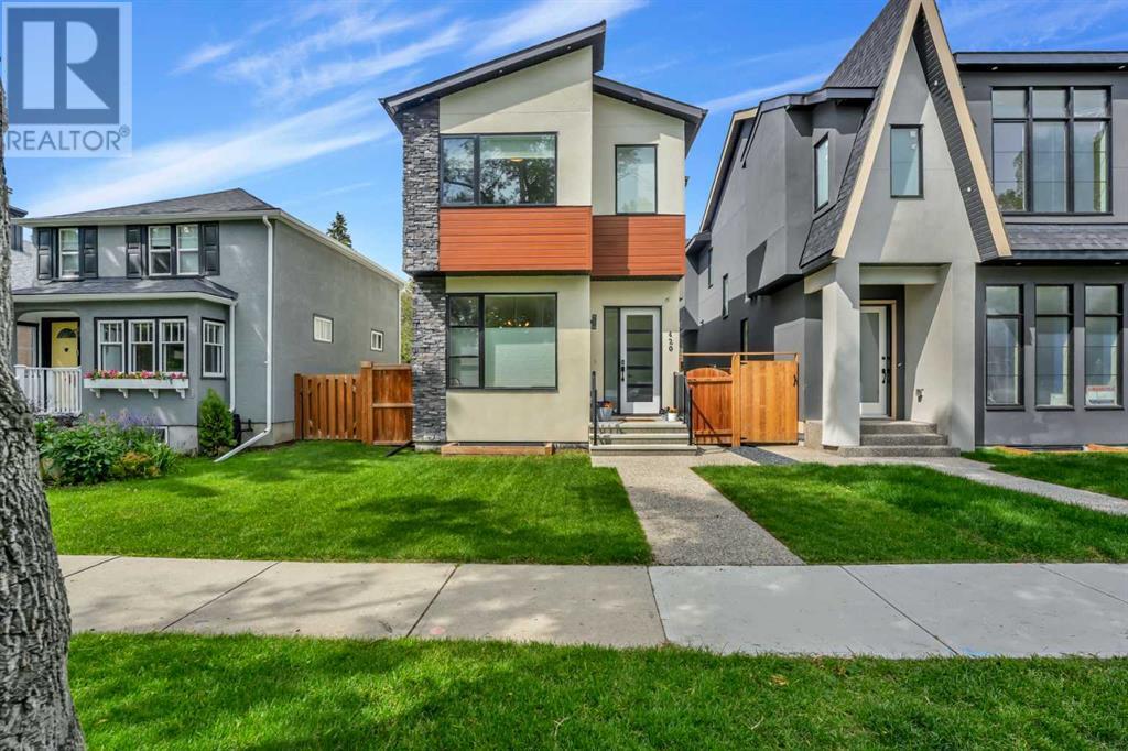 Single Family House for Sale in   Avenue NE Renfrew Calgary 