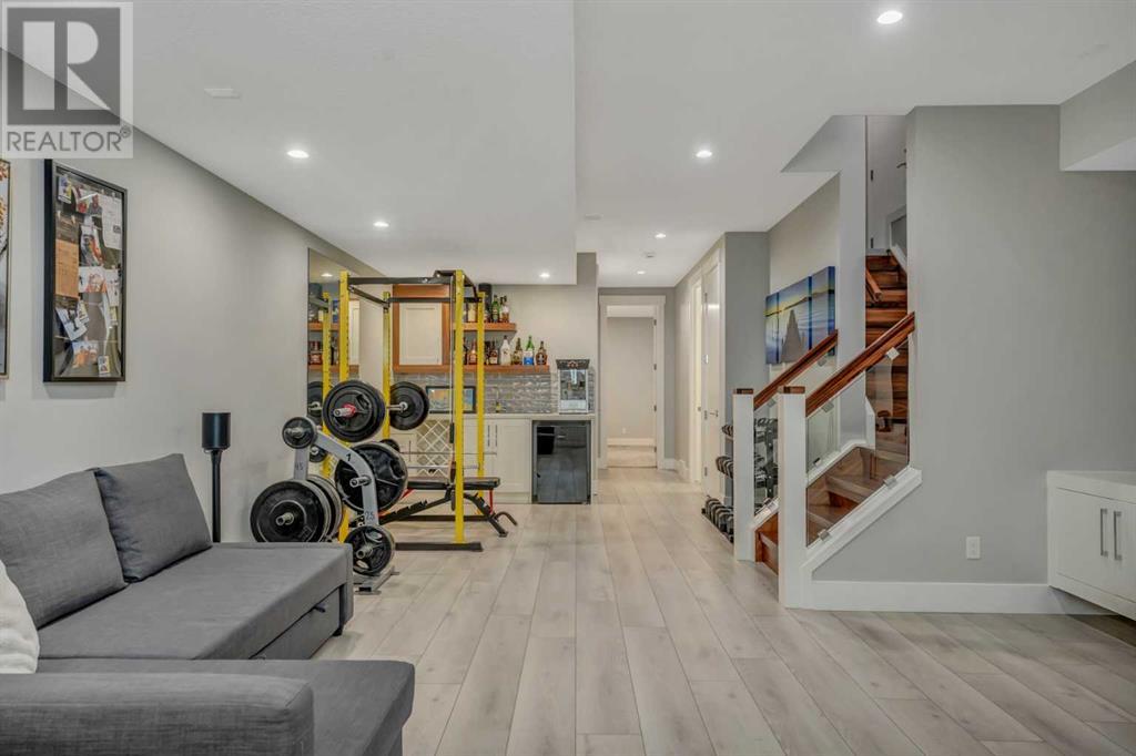 Single Family House for Sale in   Avenue NE Renfrew Calgary 