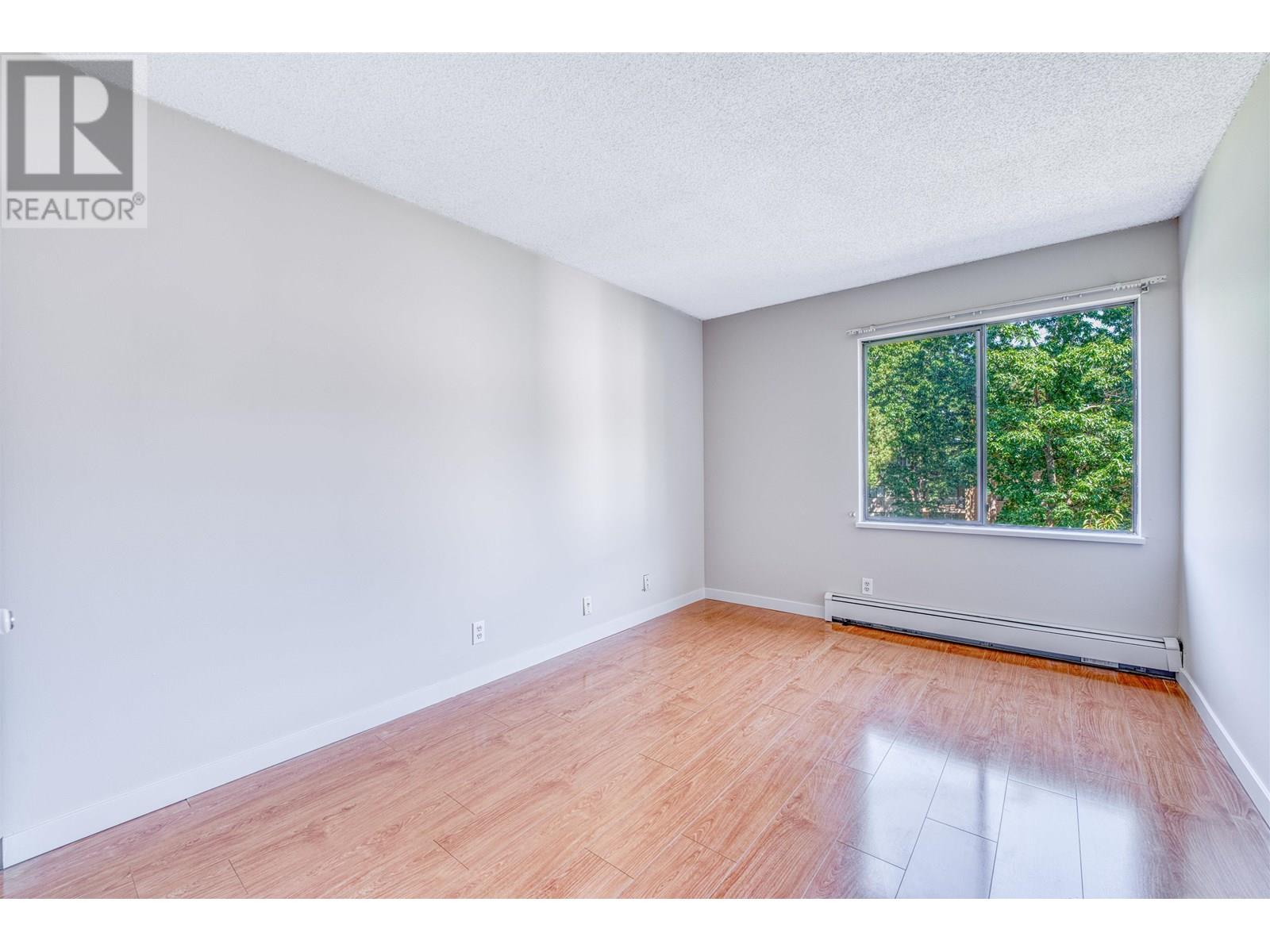 Photo 5 of 306 5500 Cooney Road, Richmond BC