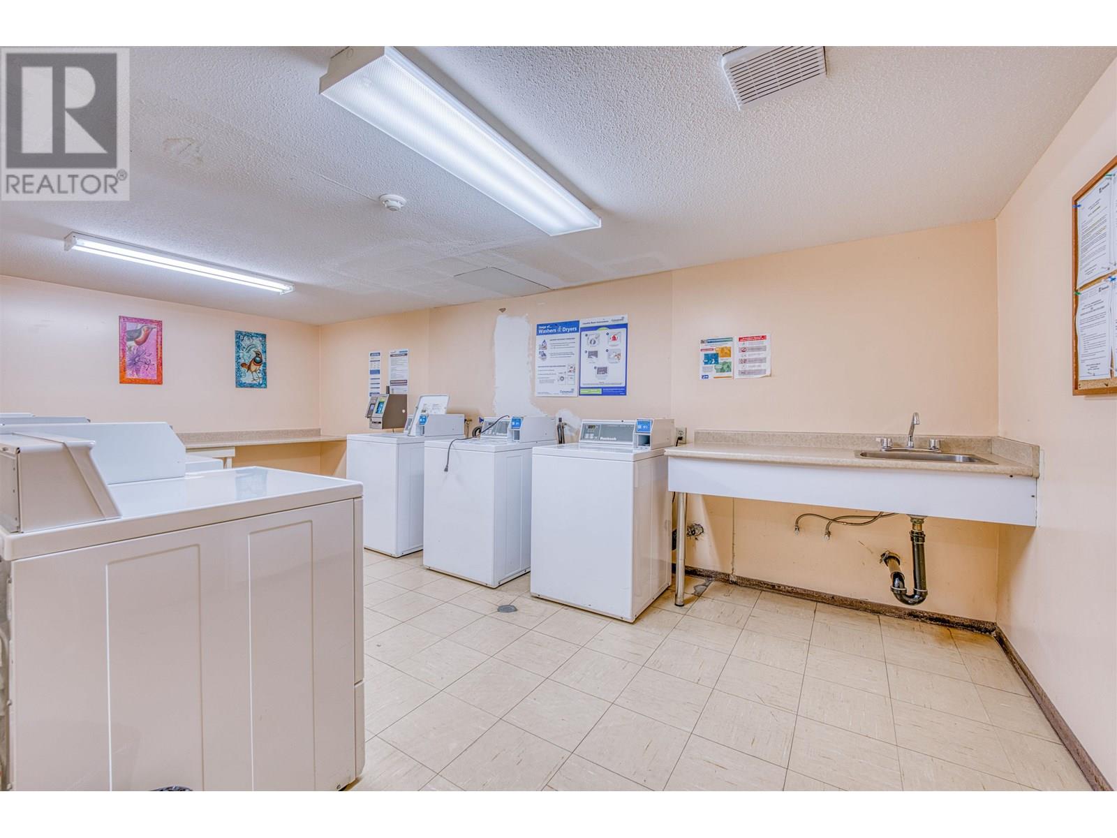 Photo 14 of 306 5500 Cooney Road, Richmond BC