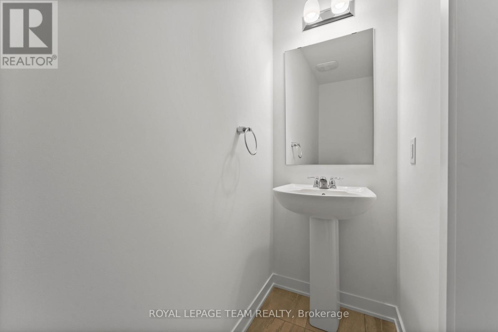 Photo 36 of 686 Fenwick Way, Ottawa ON