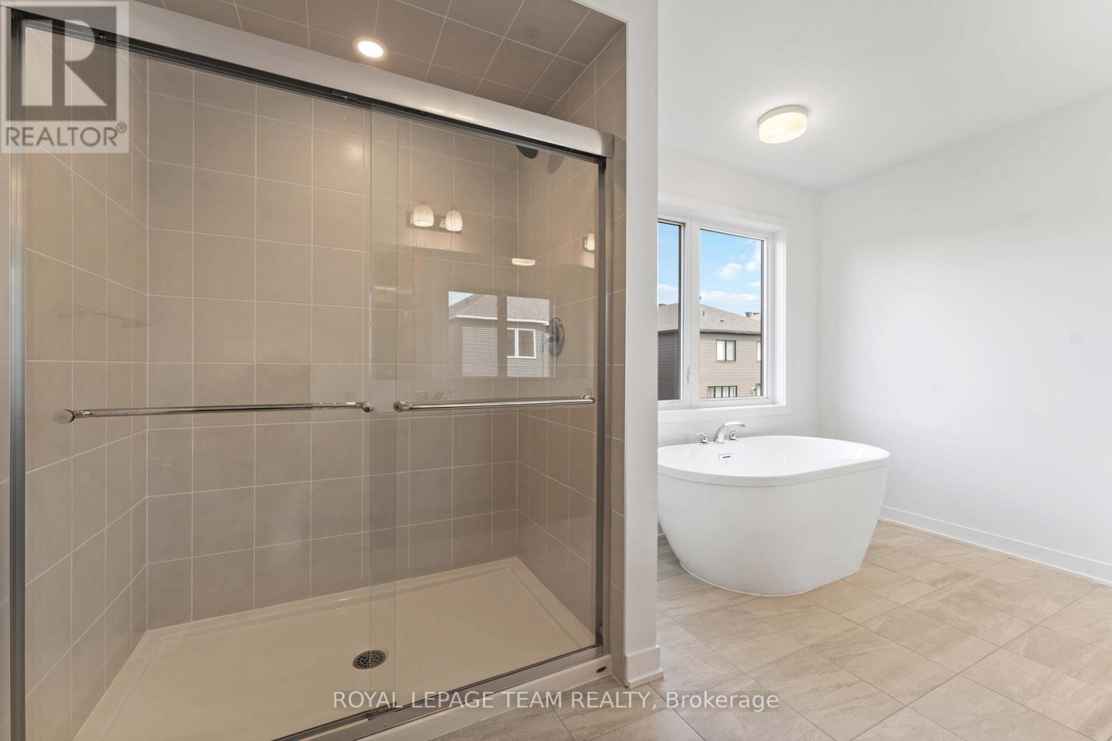 Photo 27 of 686 Fenwick Way, Ottawa ON