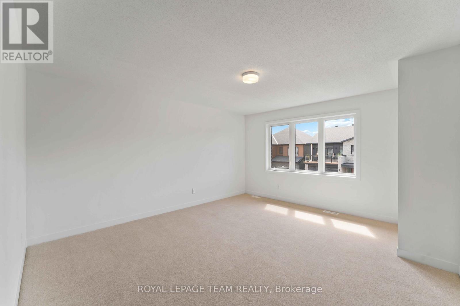 Photo 14 of 686 Fenwick Way, Ottawa ON