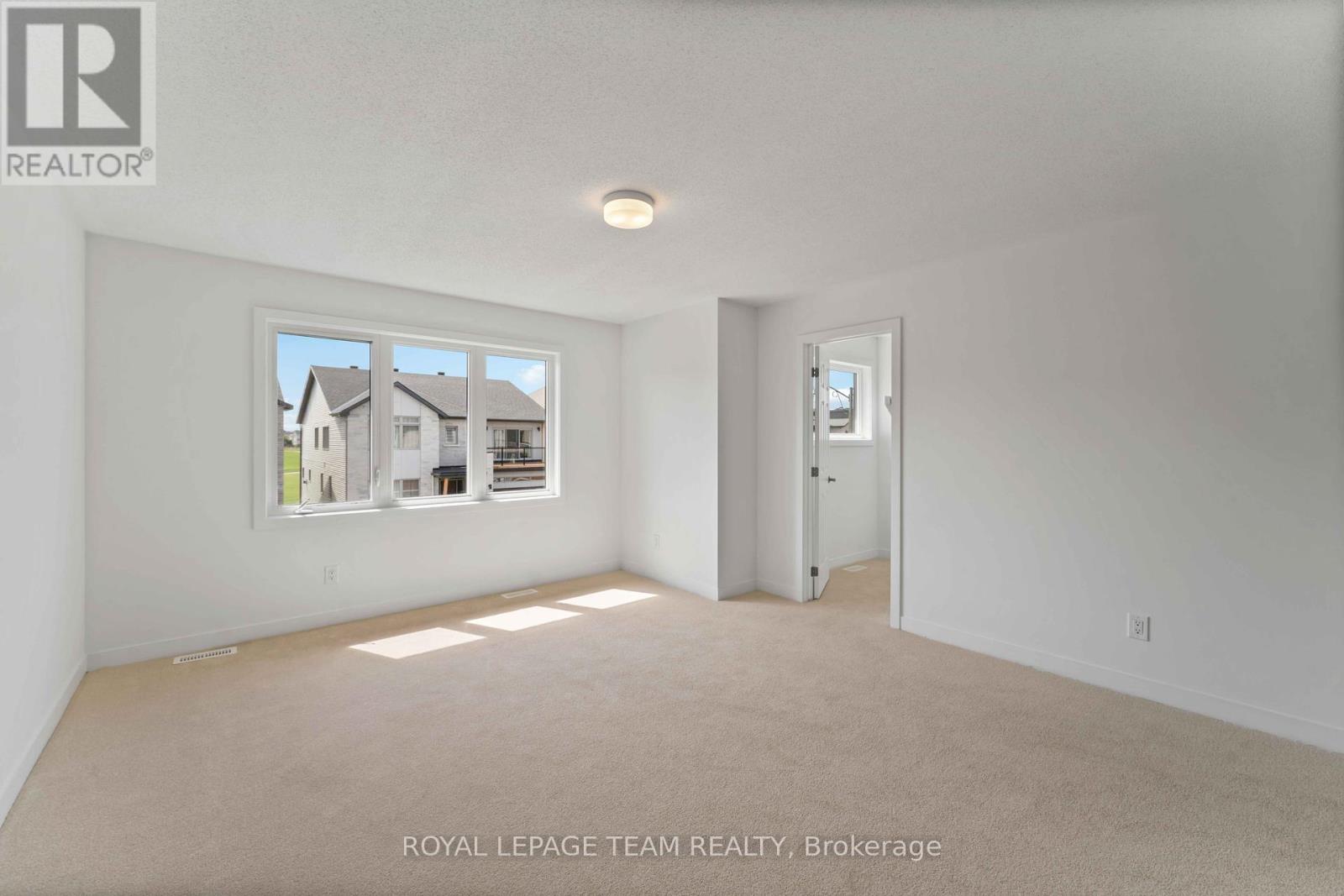 Photo 33 of 686 Fenwick Way, Ottawa ON