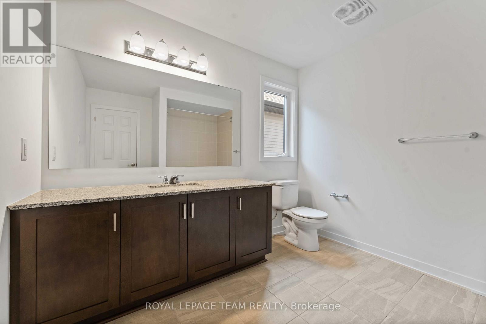 Photo 28 of 686 Fenwick Way, Ottawa ON
