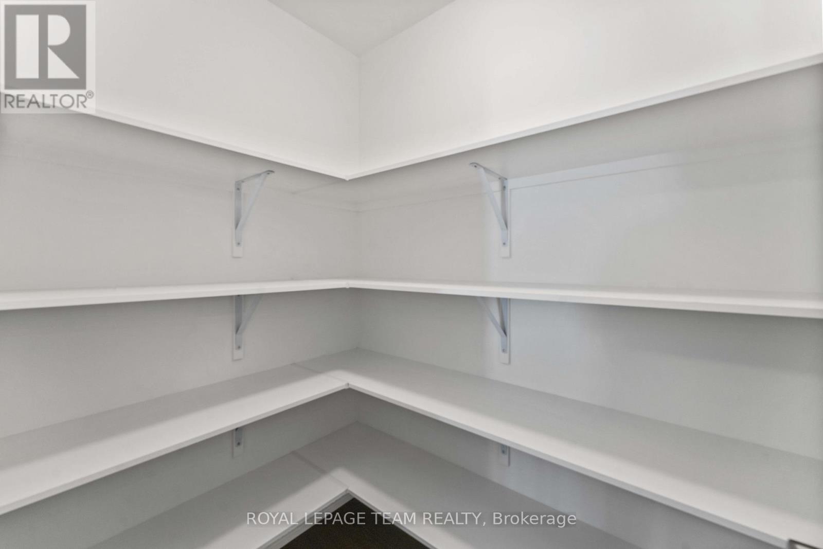 Photo 17 of 686 Fenwick Way, Ottawa ON